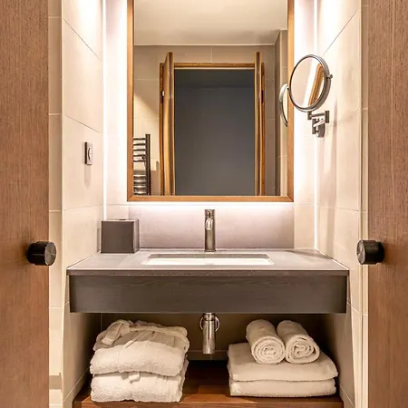 Hotel Le Bellune Parigi